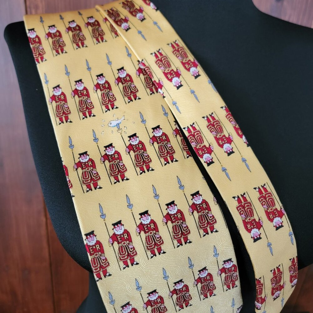 Millennium London Silk Tie Beefeater Yeomen Warders Yellow Novelty Fun‎ Necktie